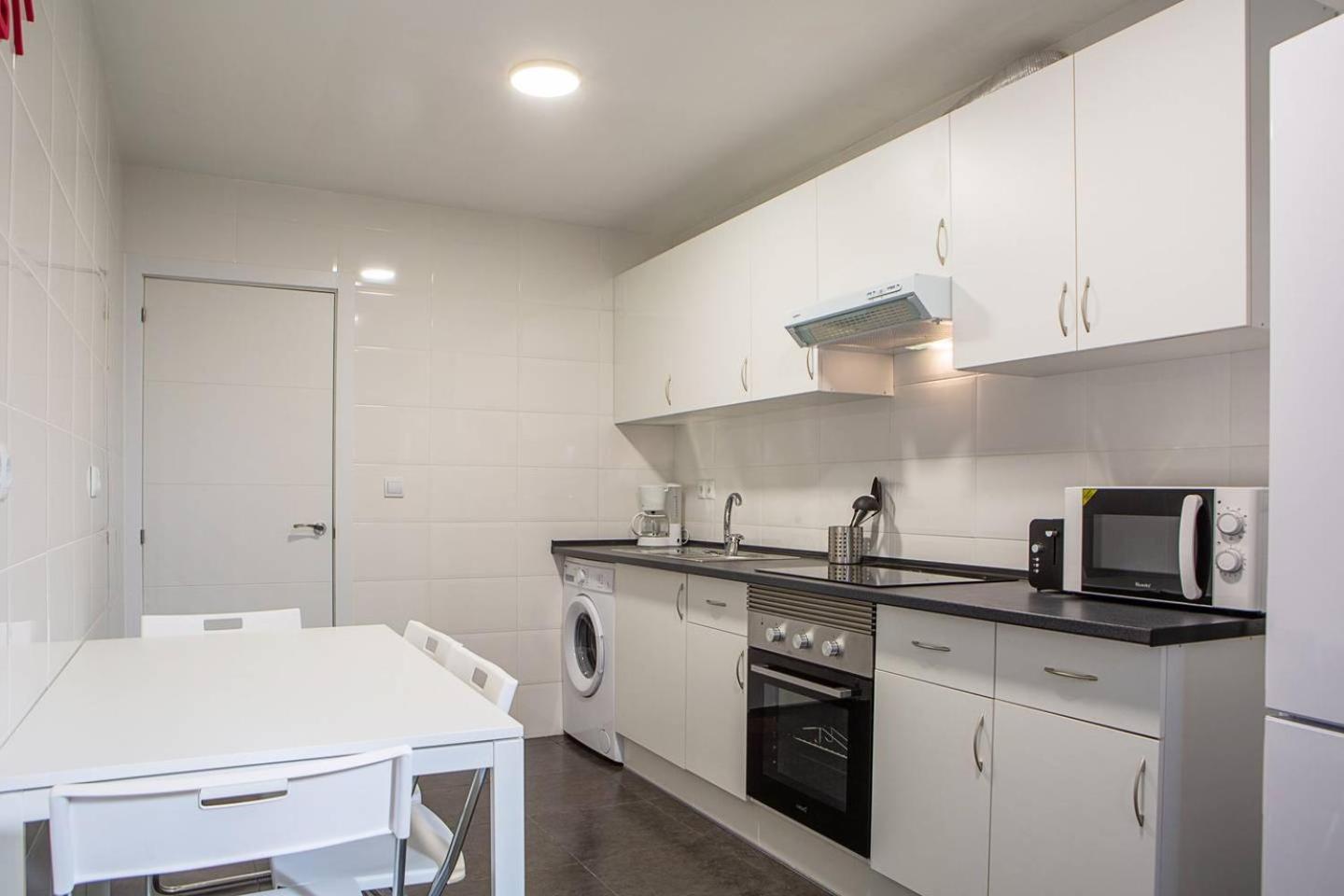 Lovely 3 Bedroom Apartment Next To Fuencarral Madrid Exterior photo